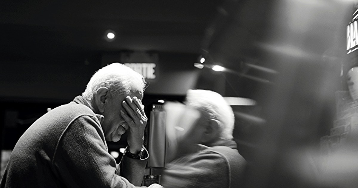 Hipotensión ortostática (mareos al ponerse de pie): un problema común pero poco detectado en personas mayores