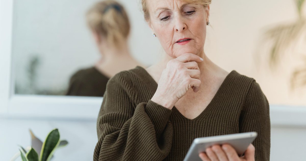 La alfabetización digital en el adulto mayor: siete barreras que limitan su inclusión