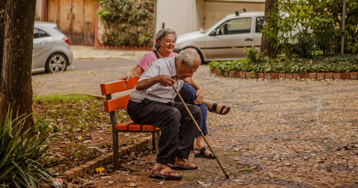 La fragilidad parece predecir mejor la discapacidad en adultos mayores que la pérdida de masa y fuerza muscular